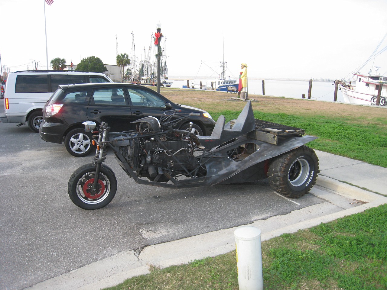 Vacation 2007-12 - Beaches Disney Hotels 0397.jpg - On the 2007-08 Florida vacation we visited beaches from Fort Myers to Sanibel Island sampling local food along the way. Green water and white sugar beaches! Arriving at Disney World we visited several of the theme resorts.